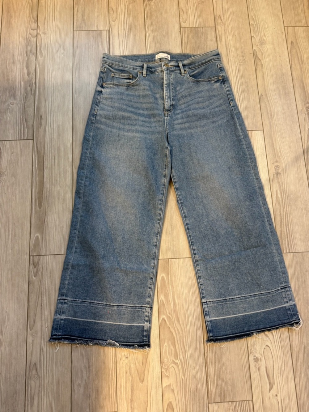 LOFT cropped wide leg jeans. Size 12 (31). Excellent condition